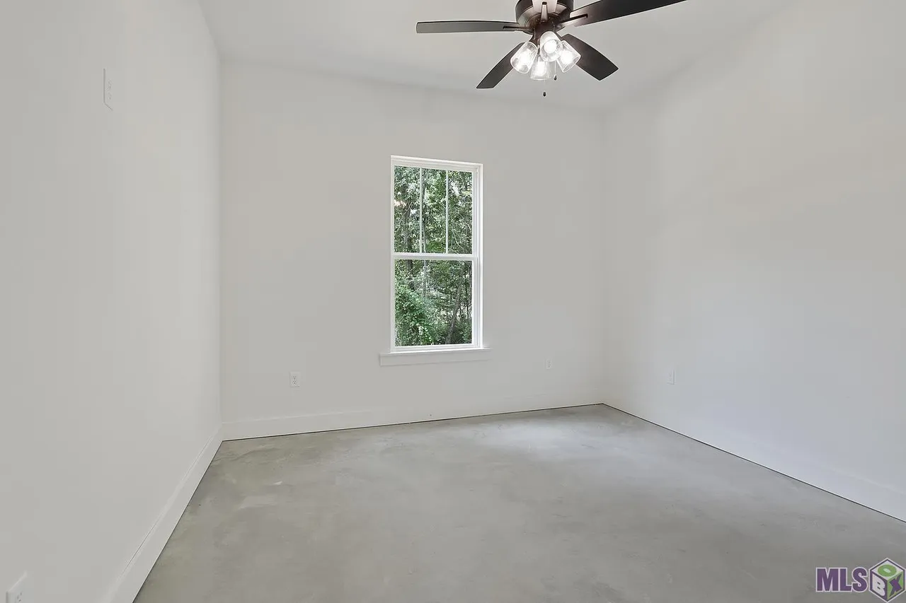 Minature Rd - Image 23